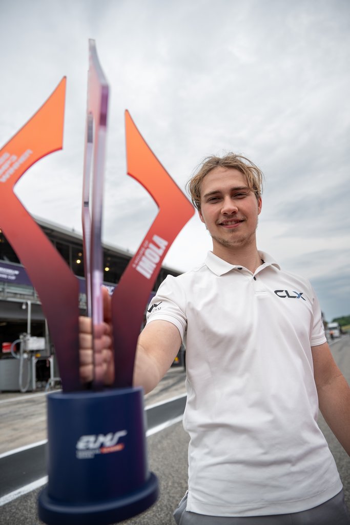 Imola-hattrick: Theodor Jensen forlænger sin perfekte sæson med overbevisende sejr
(Foto: Ben De Macdedo - CLX Motorsport)
